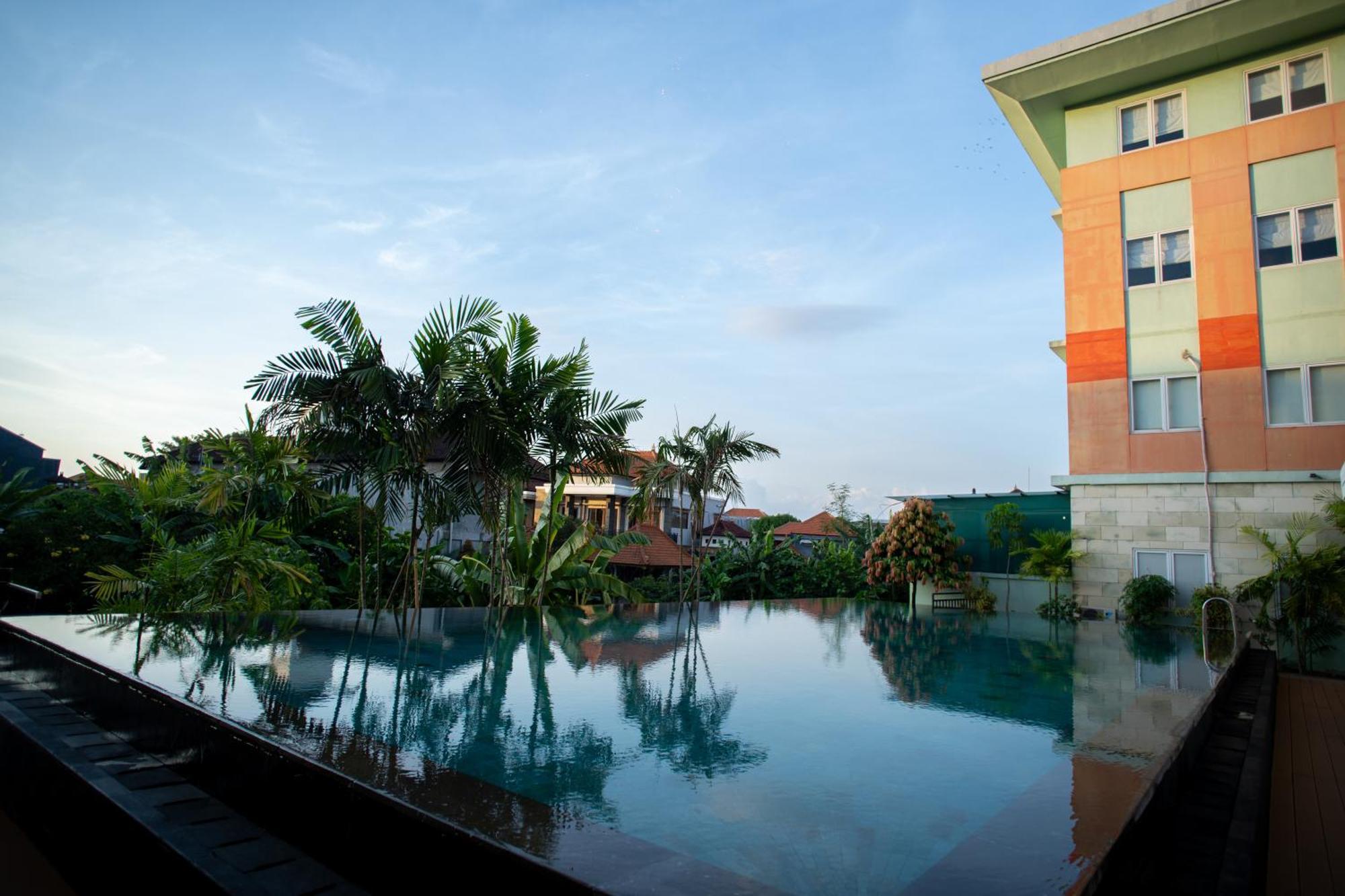 Harris Hotel & Residences Riverview Kuta, Bali Kuta  Exterior photo