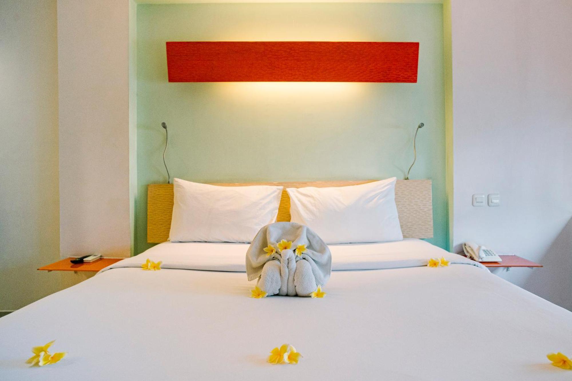 Harris Hotel & Residences Riverview Kuta, Bali Kuta  Exterior photo