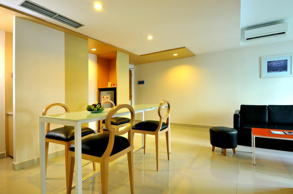 Harris Hotel & Residences Riverview Kuta, Bali Kuta  Exterior photo
